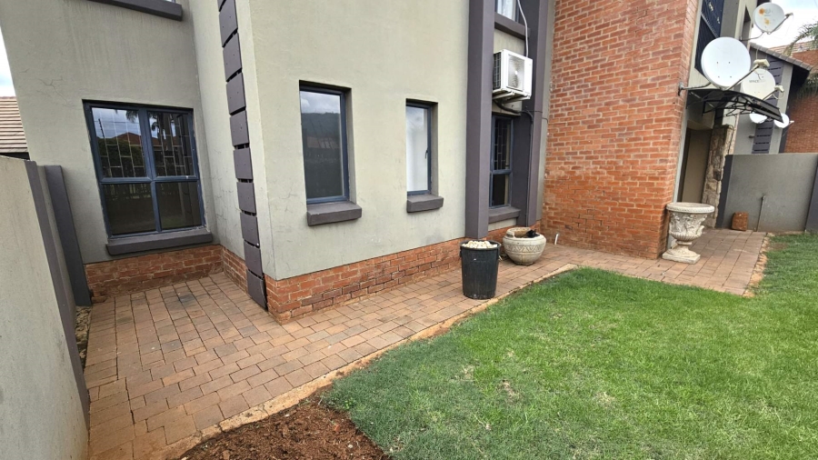 To Let 3 Bedroom Property for Rent in Melodie North West